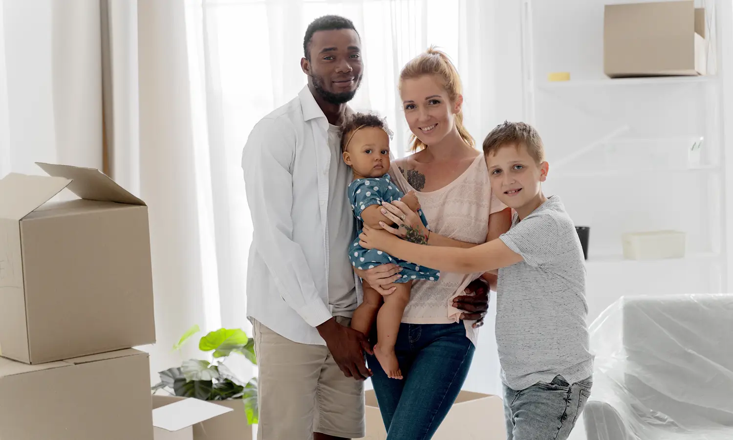 Famille qui emménage dans son premier logement